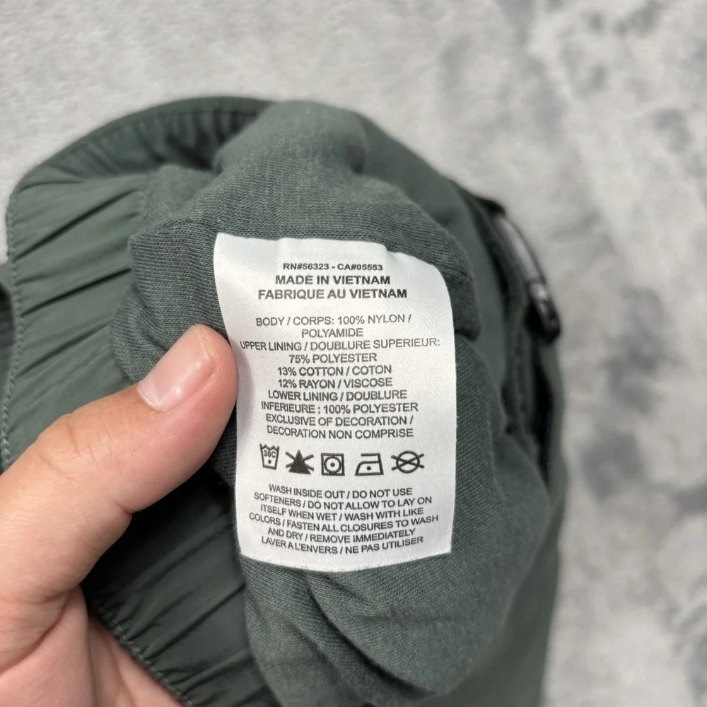 Nike Tech Woven UV Cargo Pants Vintage Green Lined FZ0756-338 Men's Large
